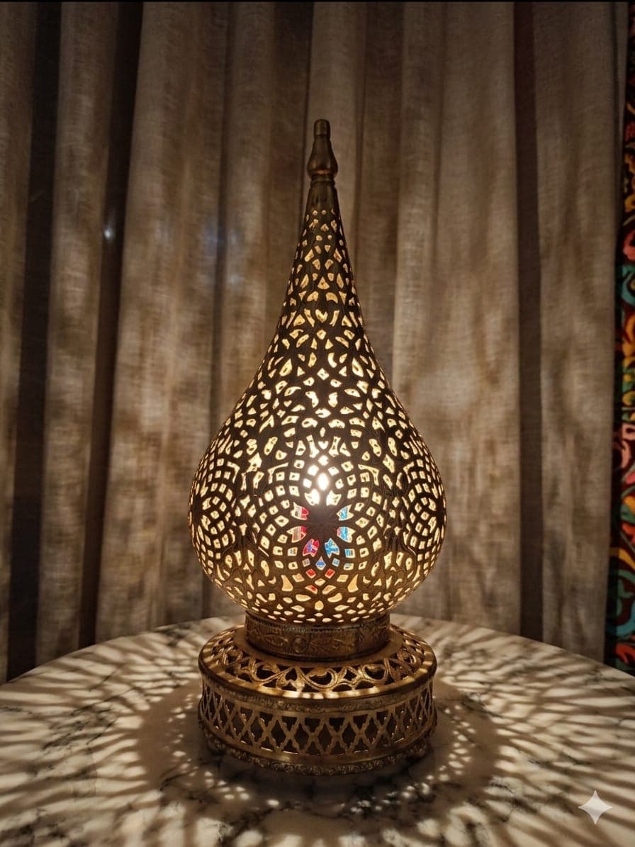 Gold Teardrop Finial Lamp